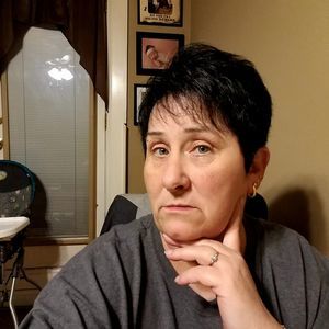 Meet your Posher, Elaine